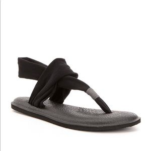 Sanuk yoga slings
